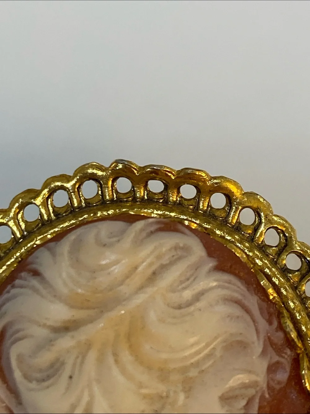 Vintage Cameo Portrait Brooch in Gold and Cream